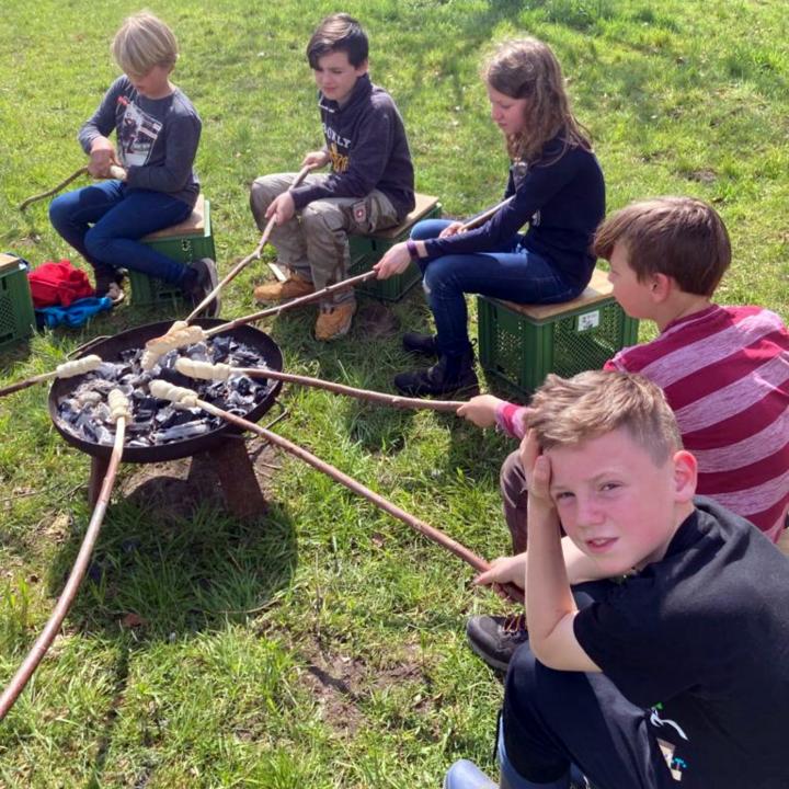 Stockbrot am Feuer